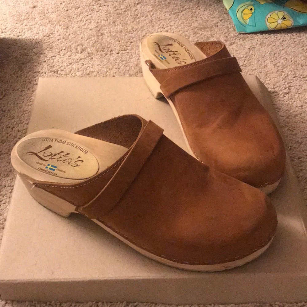 Lotta clogs